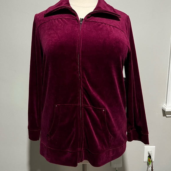 Plus Size Top - Picture 1 of 4